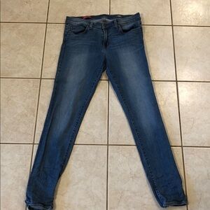 Red Engine mid rise cigarette blue jeans size 32